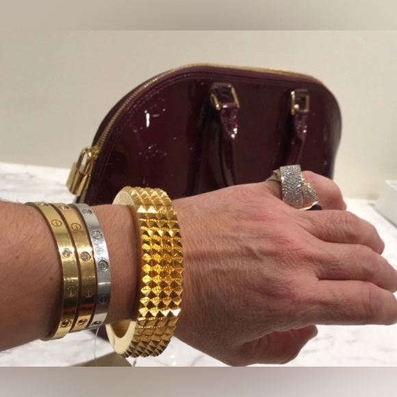 NWT Authentic Luxury Minimalist RARE Burberry gold plated spiked bangle/bracelet - Picture 5 of 17